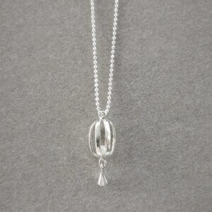 zilveren collier met hanger met zoetwaterparel