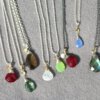 Collier met peervormige edelsteen
