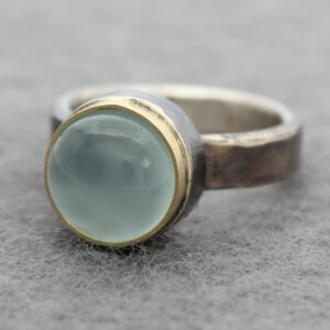 geoxideerd zilveren ring met chalcedoon