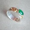Klassieke zilveren ring met aventurijn en gouden accenten