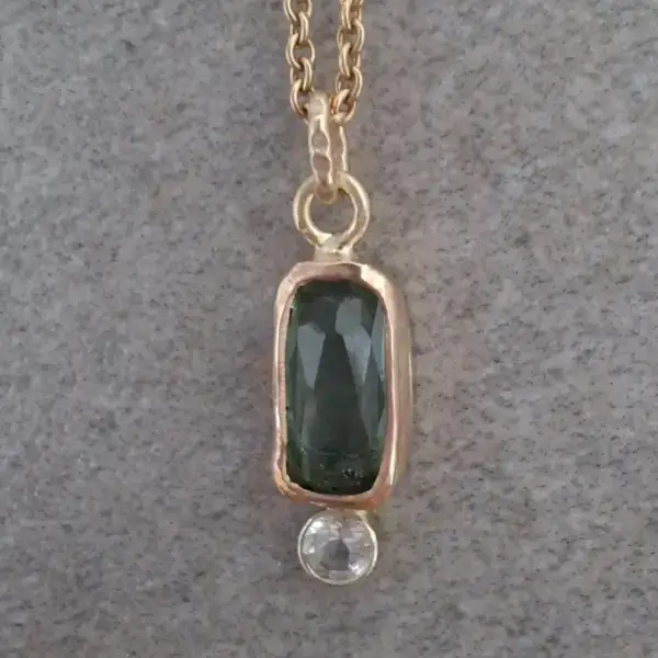 Gouden hanger met groene- en witte toermalijn - Afbeelding 2