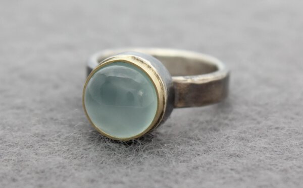 geoxideerd zilveren ring met chalcedoon