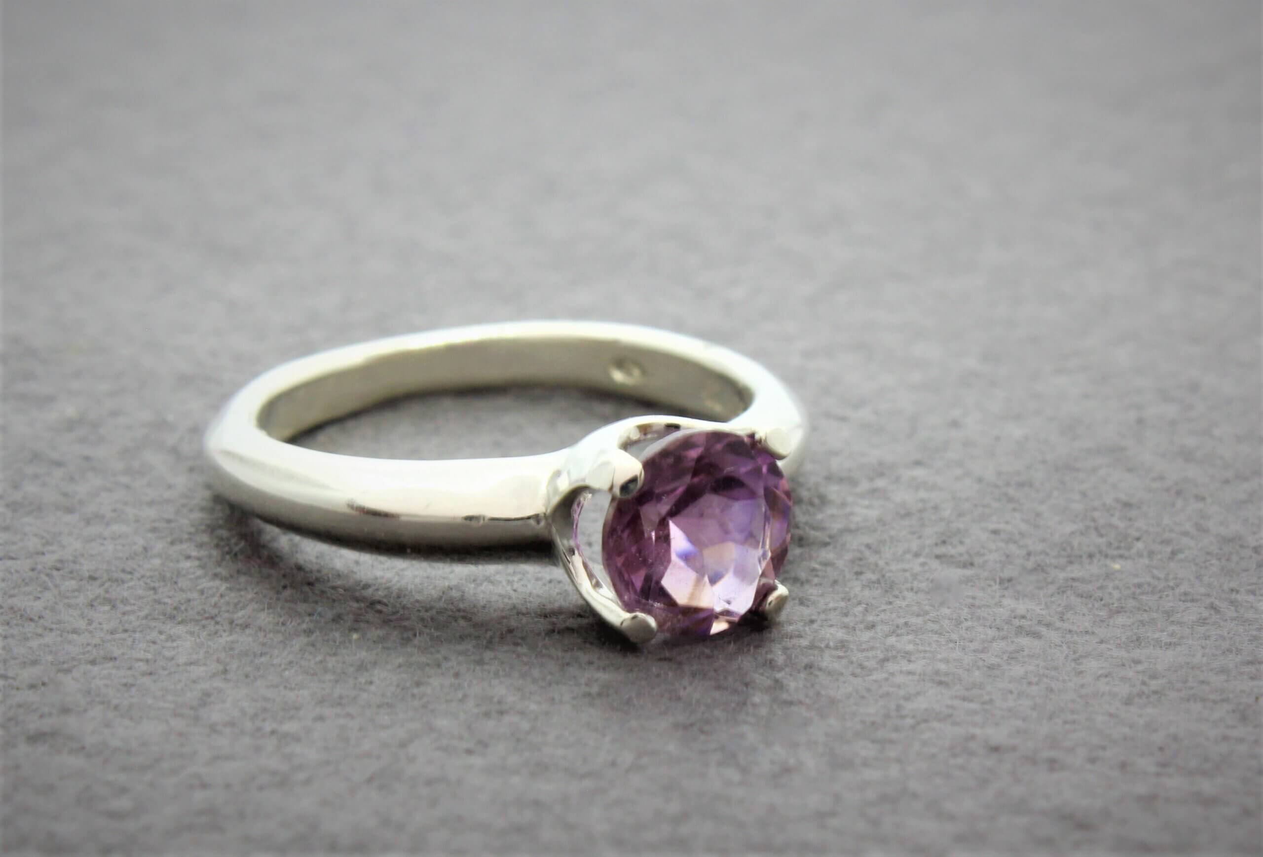 zilveren ring met amethist