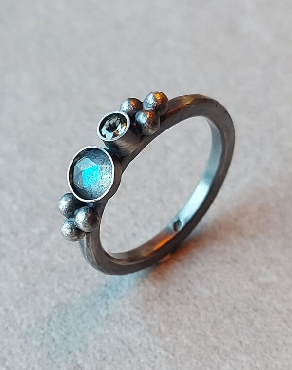 ring zilver met labradoriet en tourmalijn