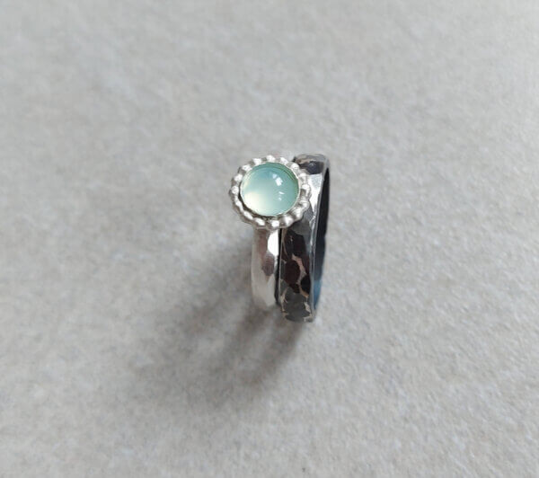 bloemenring chalcedoon oxide zilver
